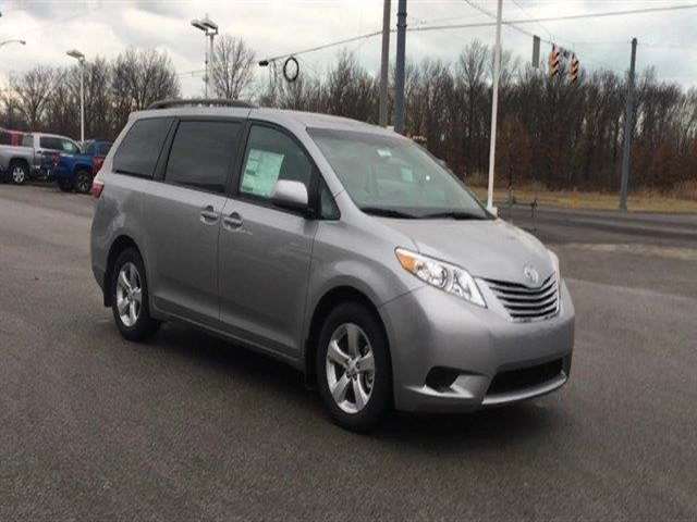 Toyota Sienna 2017 photo 2